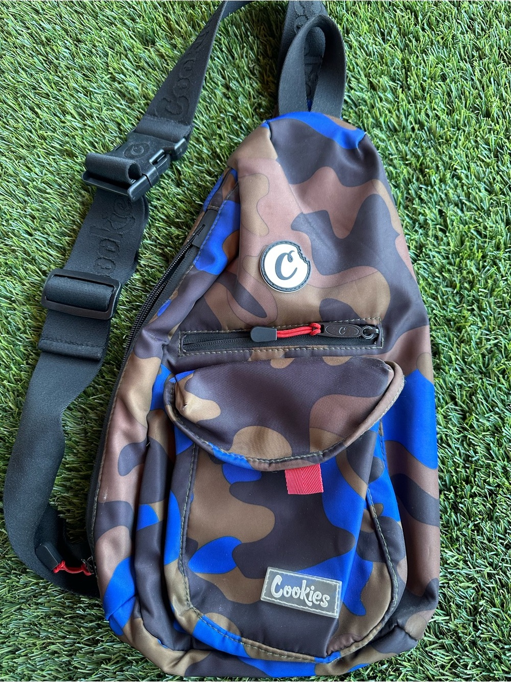 Cookies SF Traveler Smell Proof Sling Bag Blue Camo Crossbody Chest Pack